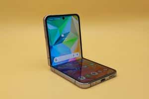 ecran pliant samsung galaxy z flip 4 1400x932 1